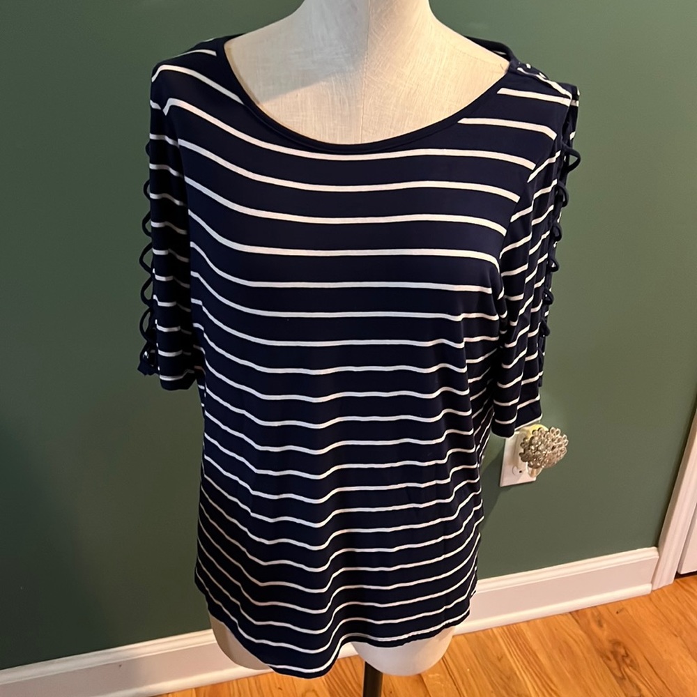 ❄️Womens French Laundry shirt.  Size L‎